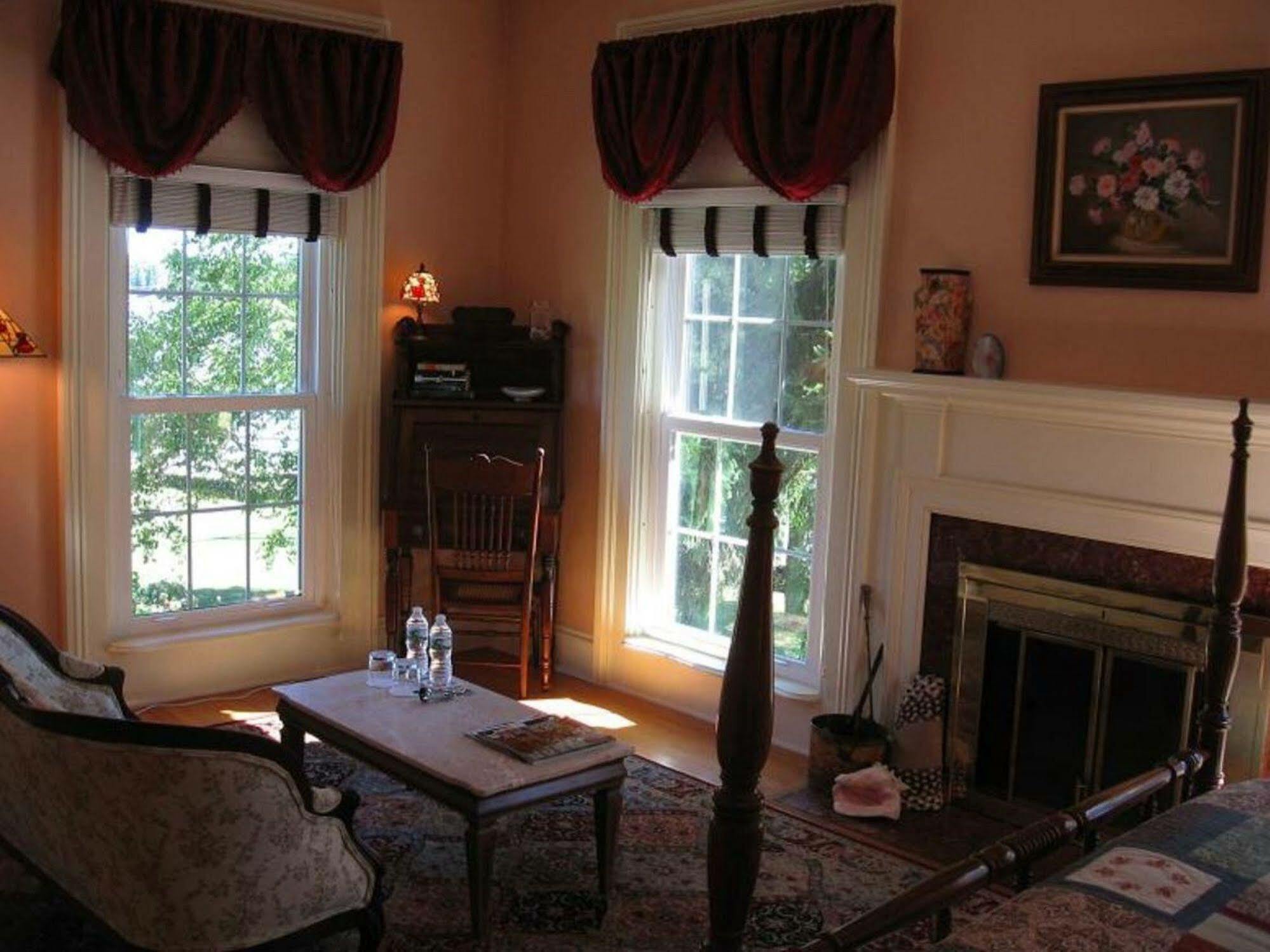 Mariaville Lake B & B Pattersonville Екстер'єр фото